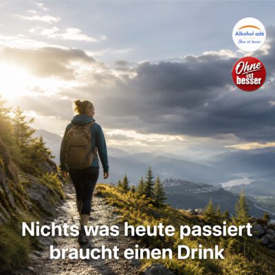 Frau auf Bergpfad
