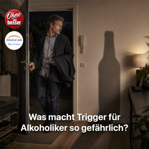 ALT-Text: Ein Mann kommt nach Feierabend nach Hause und betritt seine Wohnung mit Jacke und Autoschlüsseln in der Hand. Im warmen Licht des Flurs fällt sein Schatten an die Wand. Während der Mann selbst völlig normal wirkt, nimmt sein Schatten die Form einer großen Bierflasche an – ein Symbol für die unsichtbaren Trigger und das Suchtgedächtnis, die ihn begleiten.